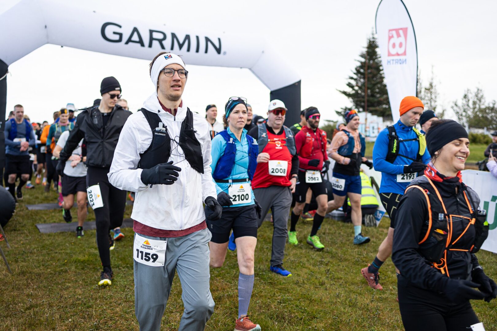 Start line Garmin Eldslóðin trail run in Iceland